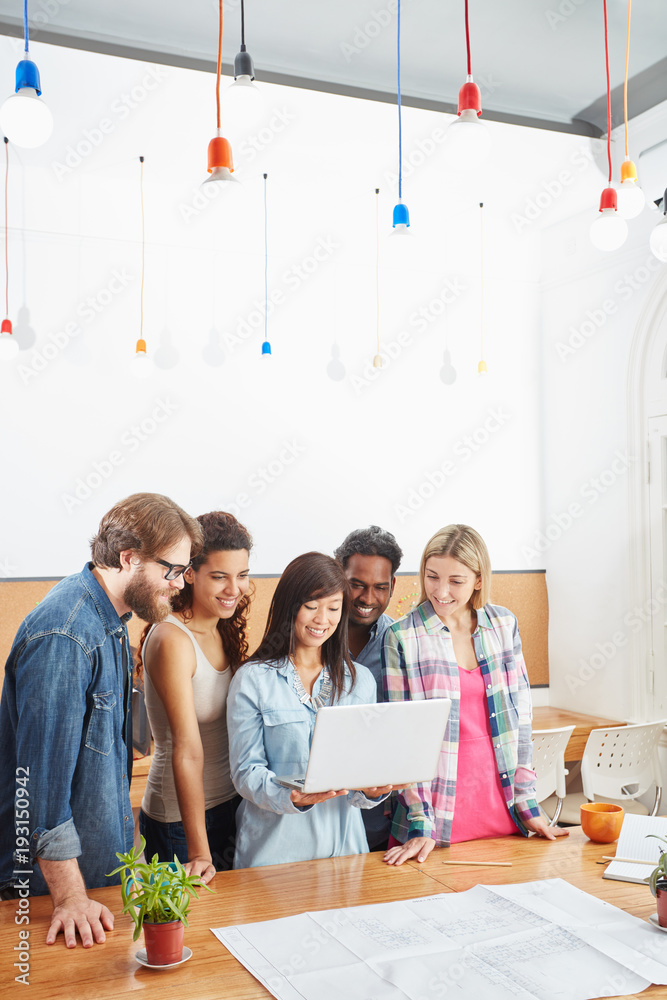 Studenten lernen im Computer Seminar Stock Photo Adobe Stock