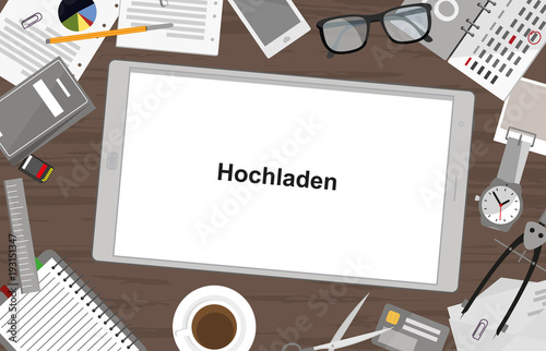 Schreibtisch mit Tablet - Hochladen