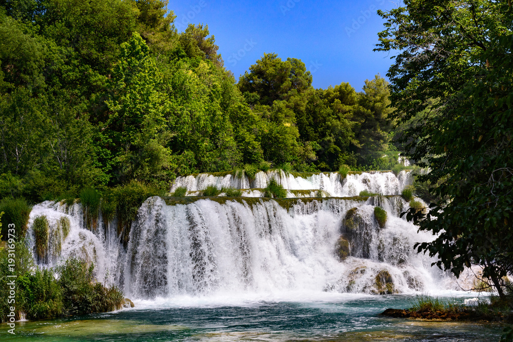 Fototapeta premium woda i wodospad w Parku Narodowym Krka w Chorwacji