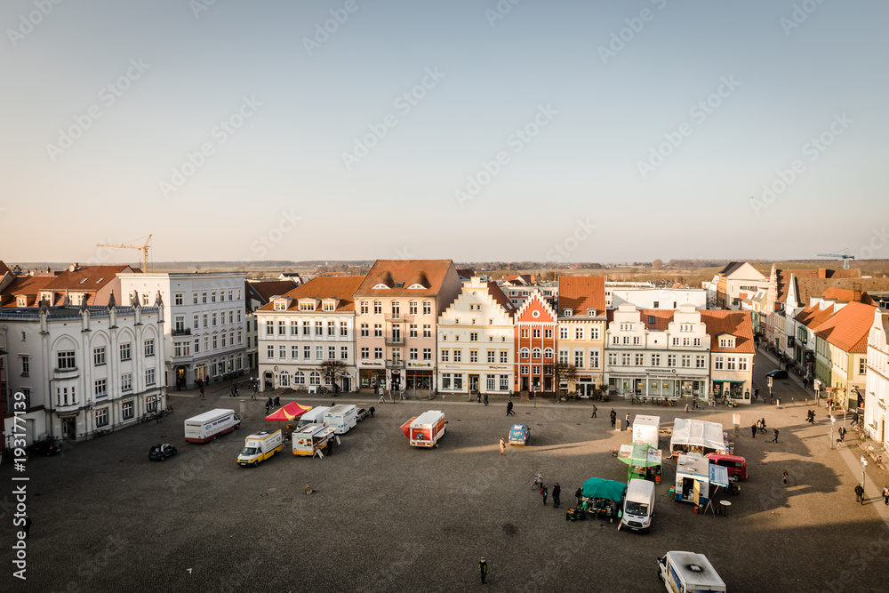 Marktplatz Greifswald mit Blick zum Hafen
