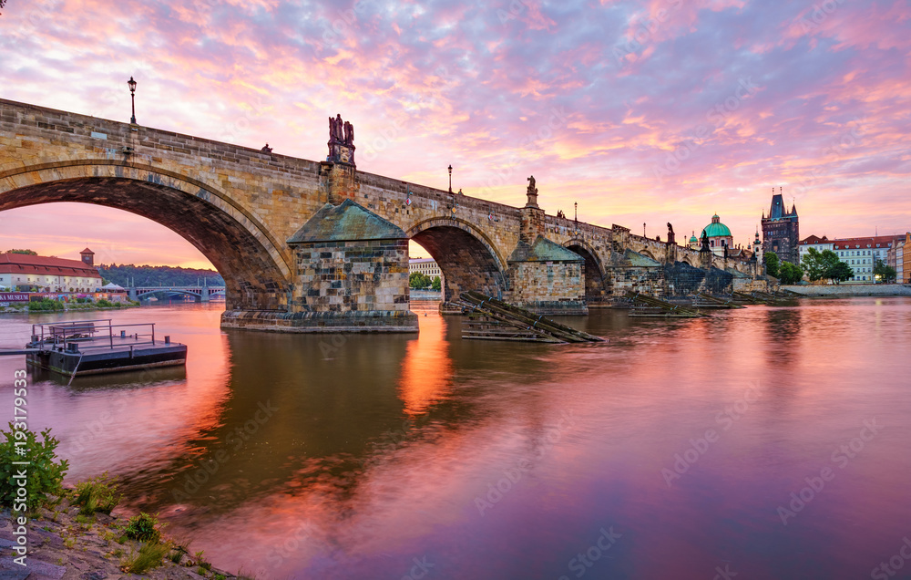 Obraz premium The Charles Bridge of Prague