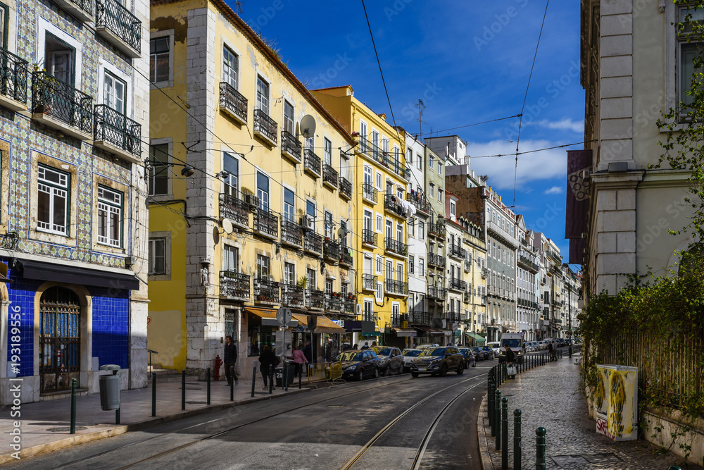 Lissabon – Straße im Bairro Alto