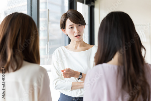 Photos オフィスで働くOL