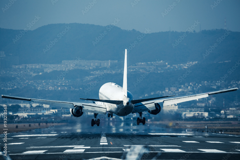 飛行機と滑走路 飛行機と滑走路