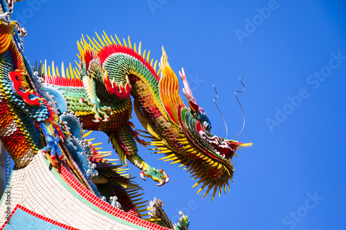 Wallpaper Mural China's religious beliefs, the temple's roof with the transfer of decoration, inlaid craft dragon Torontodigital.ca