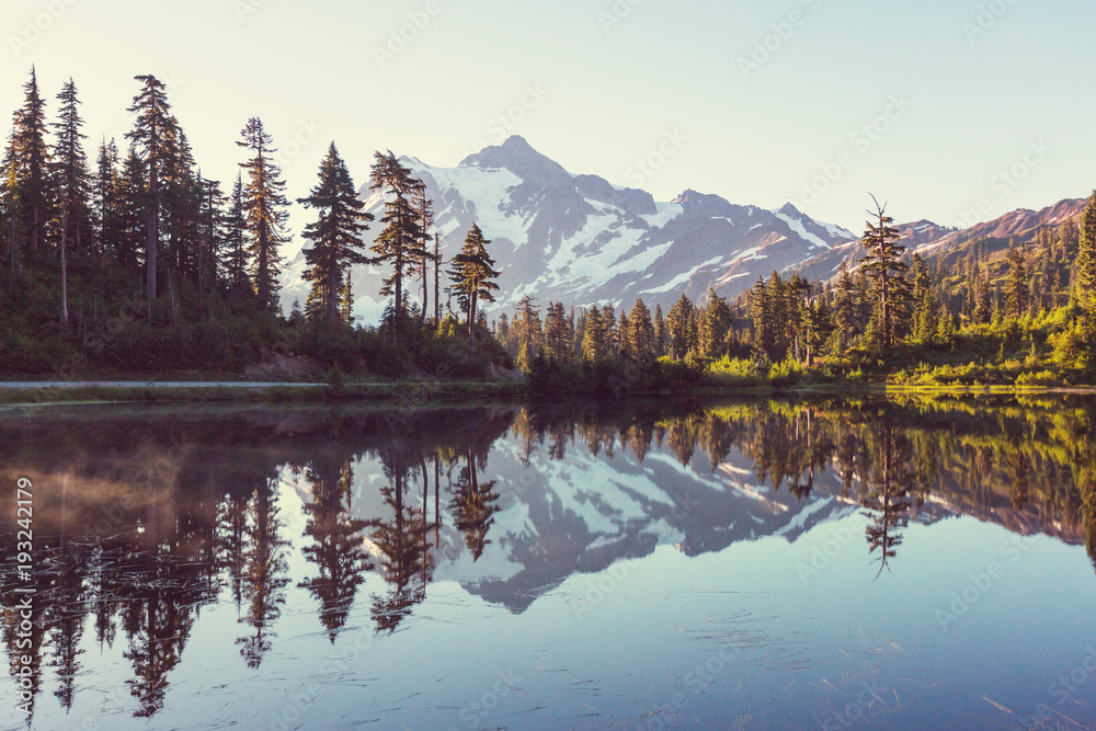 Fototapeta premium Picture lake