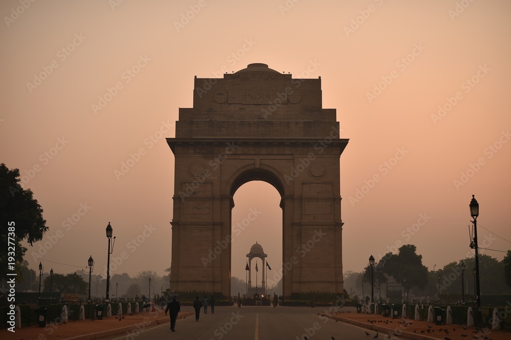 India Gate early morning at sunrise time