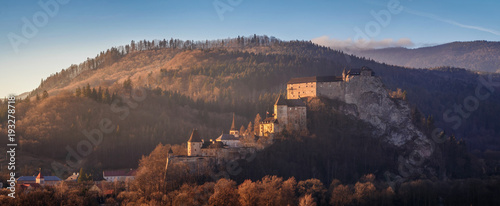 Obraz na płótnie Beautiful sunset over Orava Castle - is situated on a high rock above Orava river in the village of Oravský Podzámok, Slovakia. w salonie