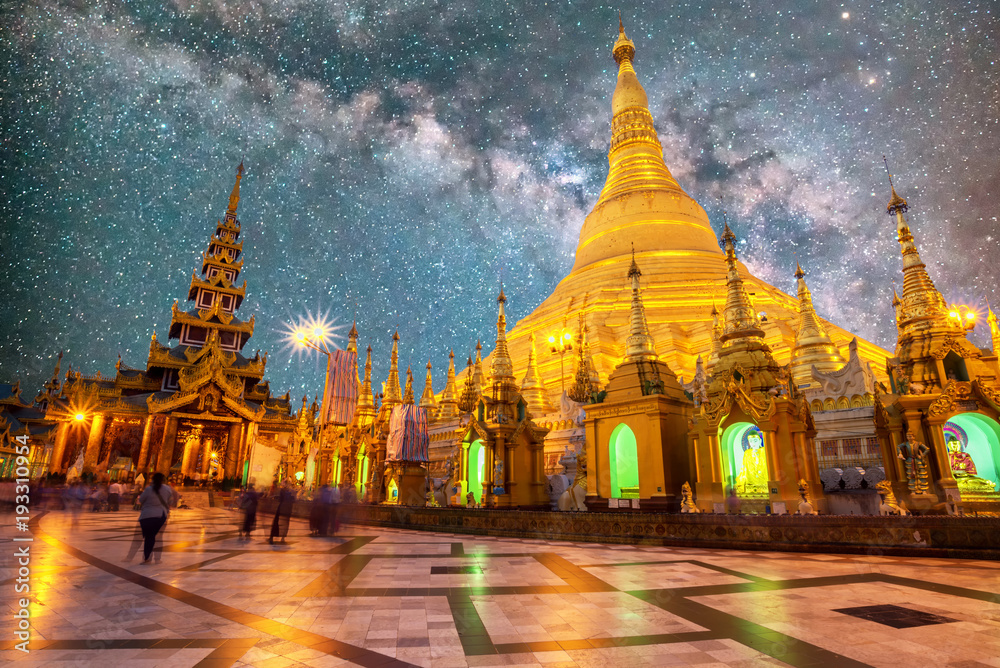 Naklejka premium Shwedagon Paya pagoda Myanmer famous sacred place and tourist attraction landmark.Yangon, Myanmar