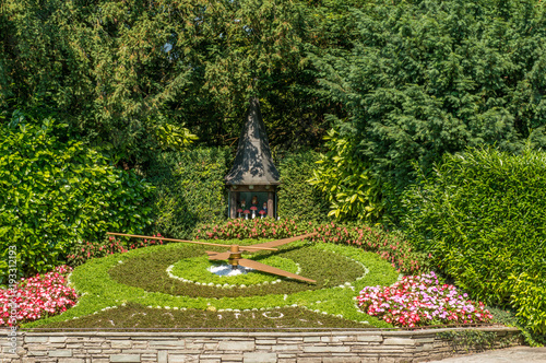 Blumenuhr im Kursaalgarten von Interlaken photo