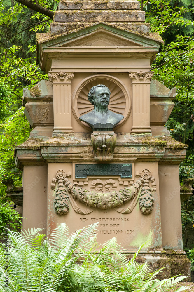 Grabmahl von Karl Wüst in Heilbronn