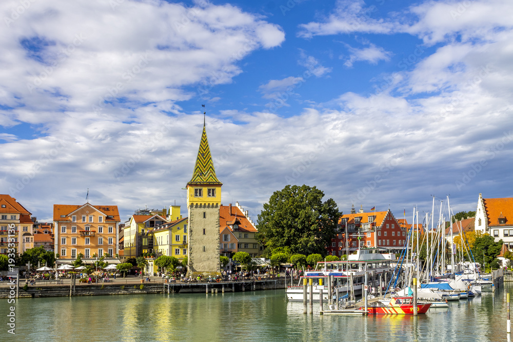 Fototapeta premium Lindau nad Jeziorem Bodeńskim, port