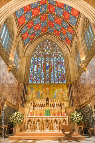 LONDON, GREAT BRITAIN - SEPTEMBER 18, 2017: The sanctuary of church Immaculate Conception, Farm Street with the mosaics by Antonio Salviati 1875. photo