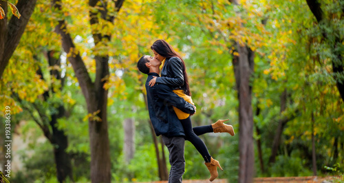 Bild auf Leinwand Young couple in love kissing