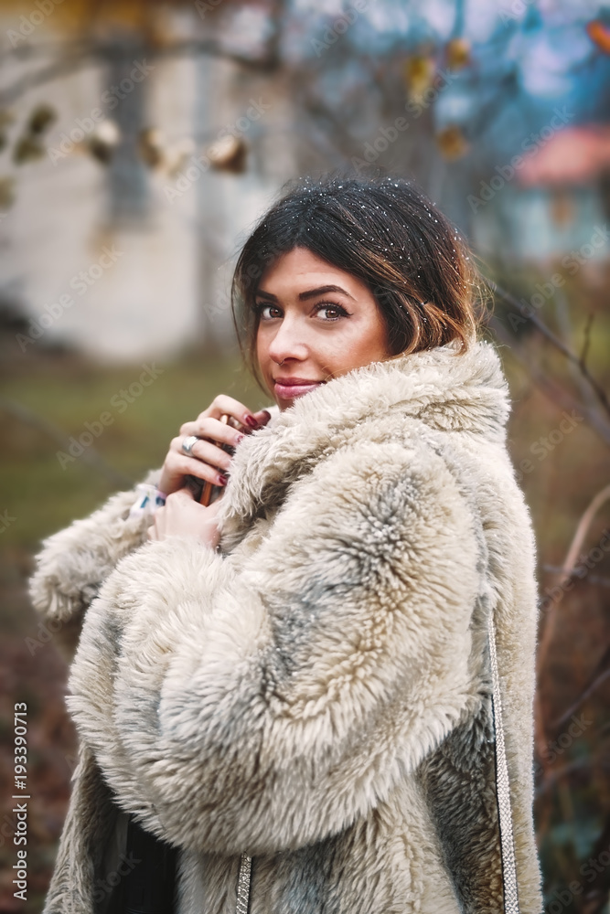 Ragazza alla Moda Ragazza alla Moda