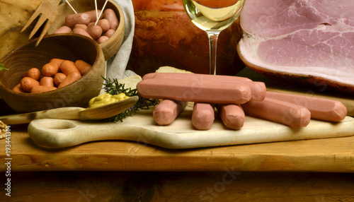 Wiener Würstchen Würstel Vienna sausage  Frankfurter Würstl Salchicha de Viena Weense worsie photo