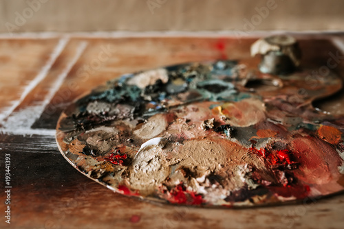 Image of painters palette.