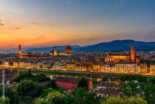 Fototapeta Naklejka Na Ścianę i Meble -  Sunset view of Florence, Palazzo Vecchio and Florence Duomo, Italy