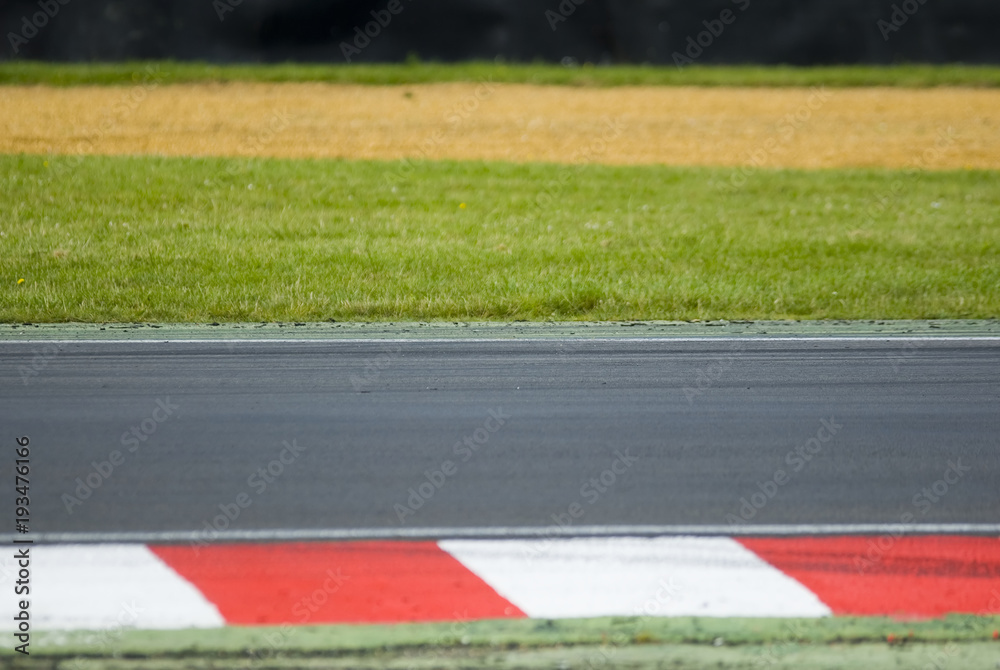 Obraz premium Racing Circuit and grassy run off area