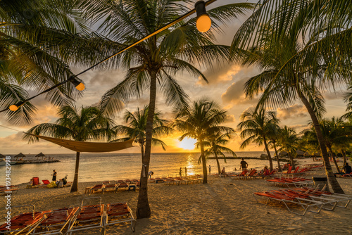 Fototapeta Naklejka Na Ścianę i Meble -    Beach sunset Curacao Views