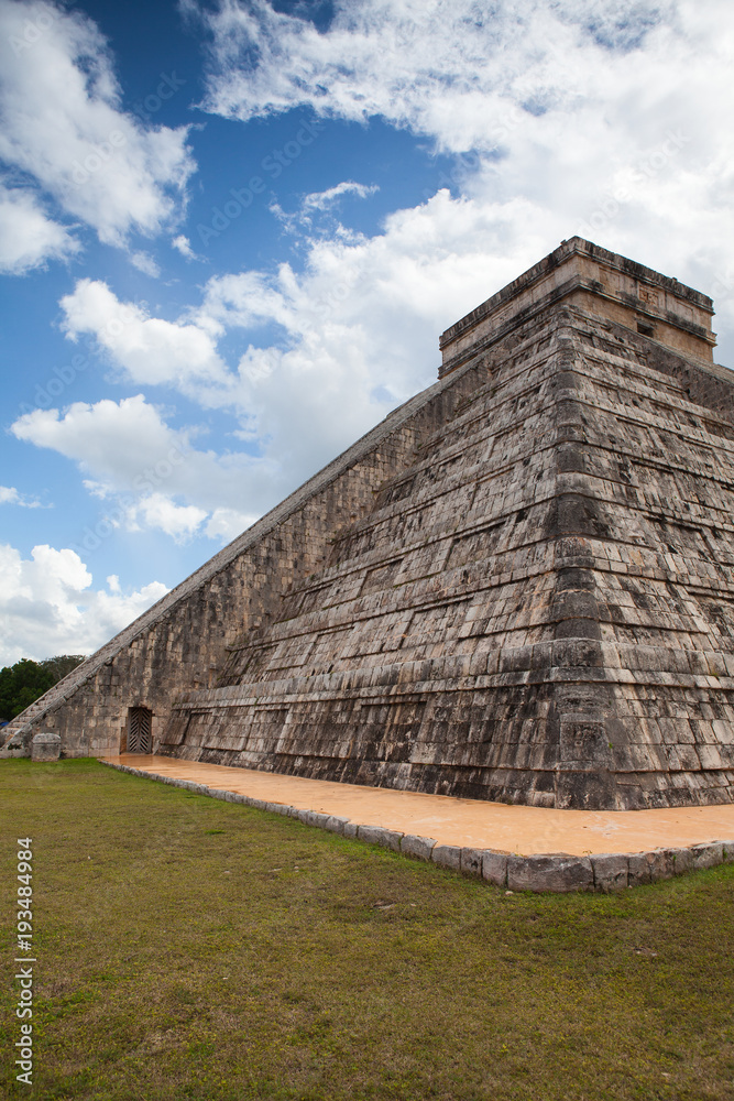 Majestic Mayan ruins in Chichen Itza,Mexico. Majestic Mayan ruins in Chichen Itza,Mexico.