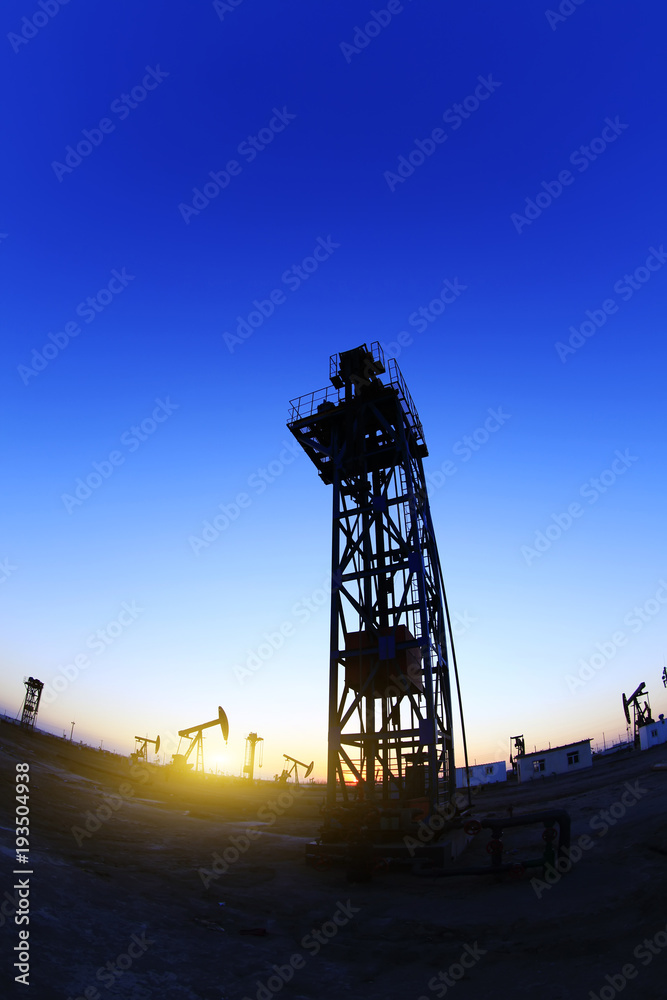 oilfield derrick