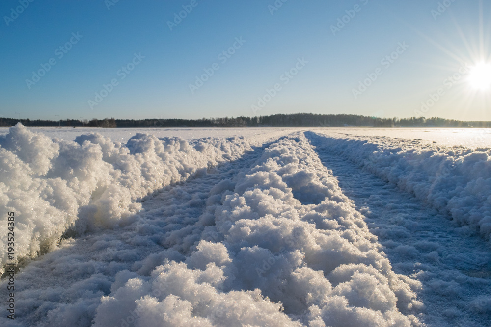 Obraz premium Tracks on snow 