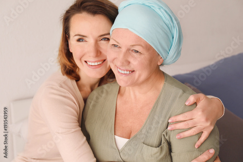 Young woman visiting her mo...