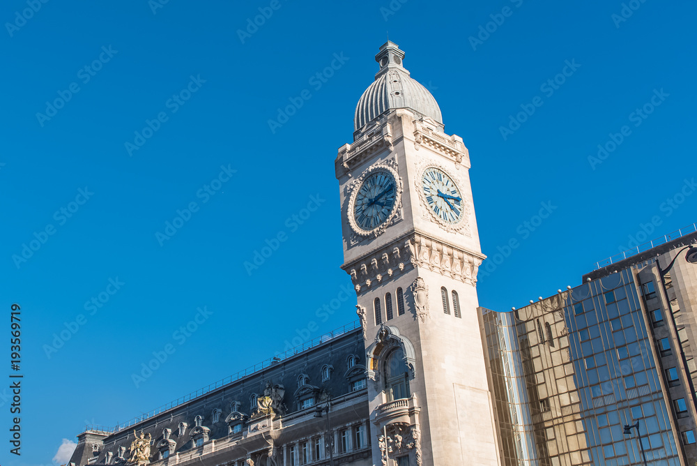 Paris, gare de Lyon, railway station, facade and clock
