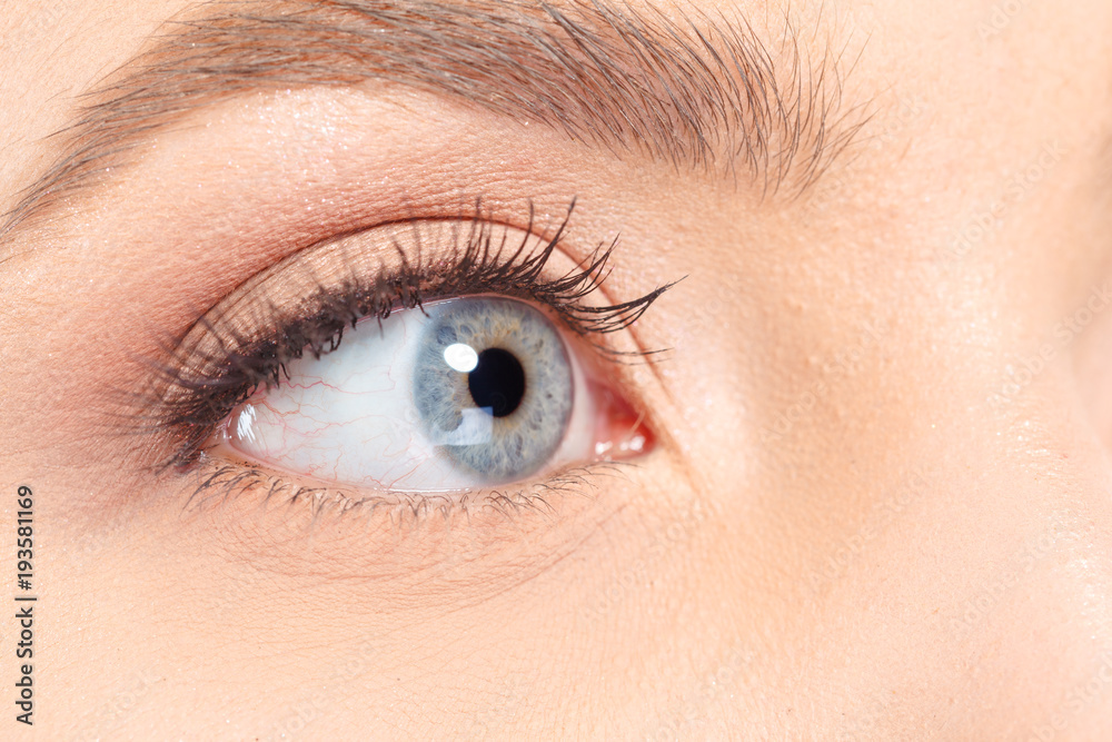 Obraz premium bliska piękna kobieta oko