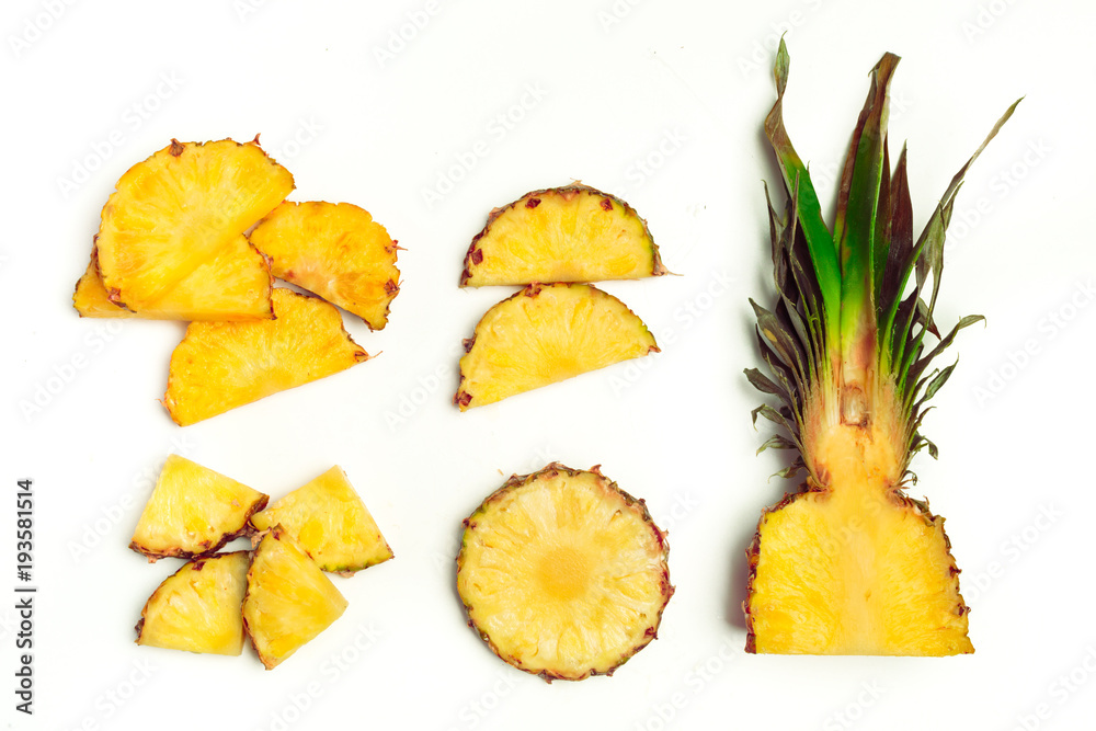 Naklejka premium pineapple isolated on white