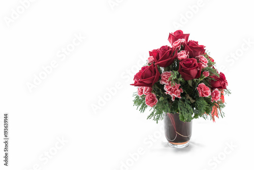 Fototapeta Naklejka Na Ścianę i Meble -  Beautiful vase of roses on a white background.