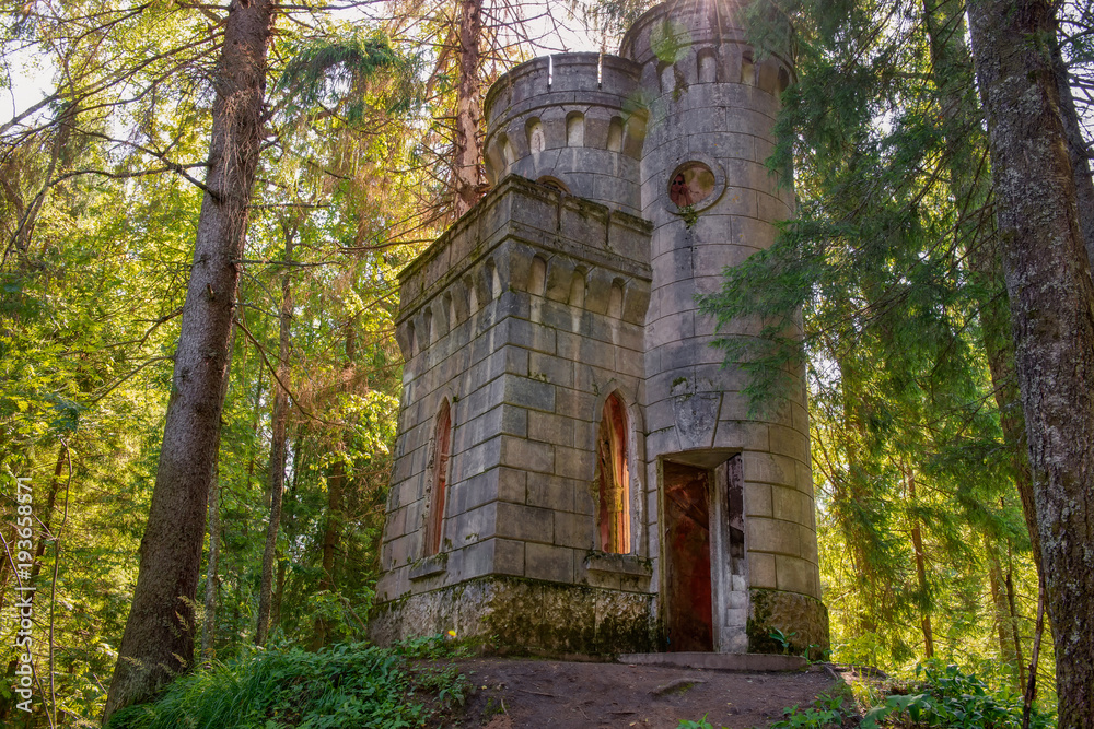 Obraz premium The time-destroyed romantic chapel-tomb (1914). Manor Zavetnoye. Novgorod Region, Russia