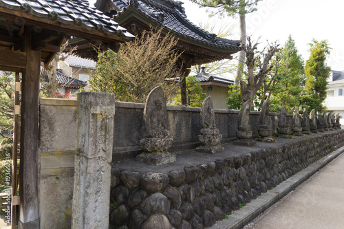 Wallpaper Mural 総持寺　六十六部の石仏 Torontodigital.ca