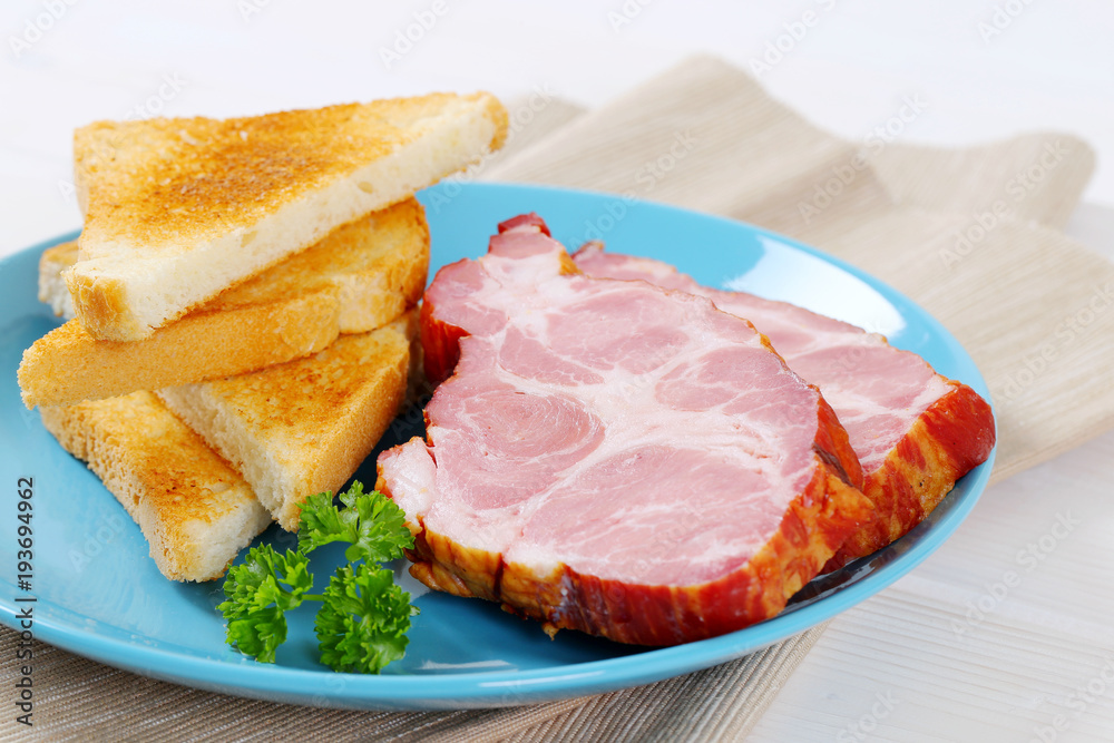 smoked pork with toast