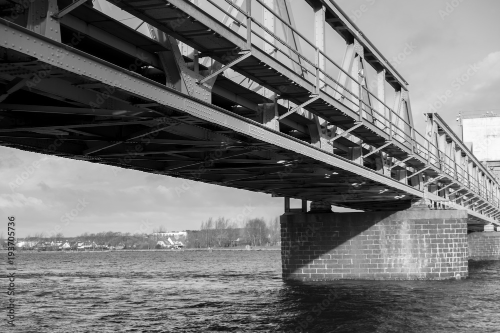 Fototapeta premium Metal Bridge