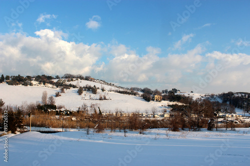 collina innevata