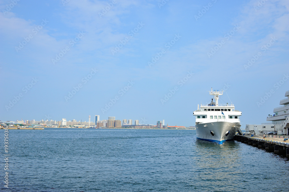 神戸港と旅客船