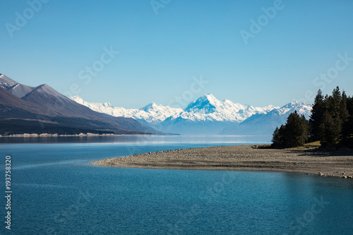 Fototapeta Naklejka Na Ścianę i Meble -  Mount Cook set against the blue waters of Lake Taupo, New Zealand