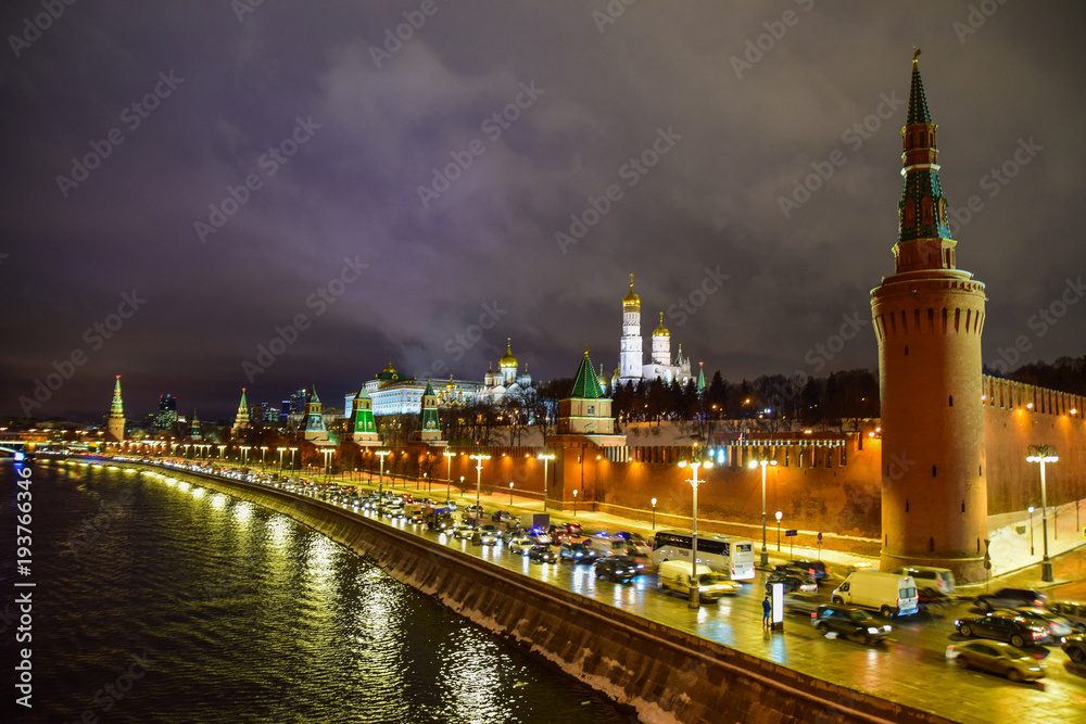 Night view of the Kremlin embankment from the bridge