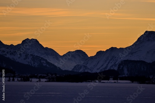 Wallpaper Mural sunset on the mountains  Torontodigital.ca