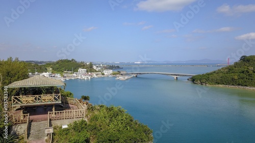 屋慶名海峡展望台と藪地大橋