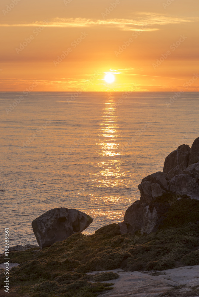 Puesta de sol en Punta Nariga (Malpica, La Coruña - España).