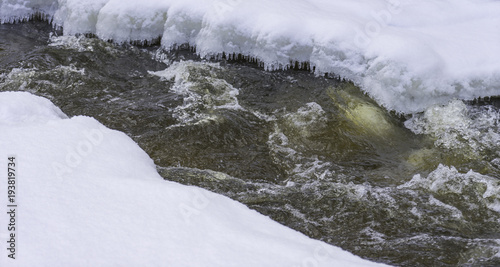 Fototapeta Naklejka Na Ścianę i Meble -  Frozen river at the winter day