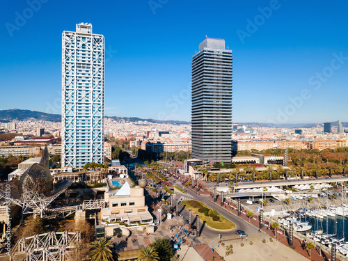 Canvas Print Cityscape of Barcelona with skyscrapers on embankment
