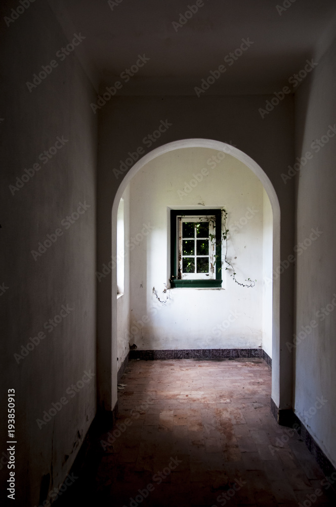 Palácio abandonado e em ruínas Palácio abandonado e em ruínas