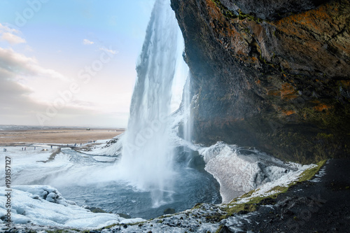 Tableau sur toile behind seljalandsfoss waterfall in Iceland