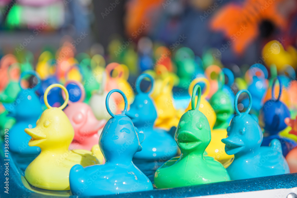 Obraz premium Plastic ducks at the fair