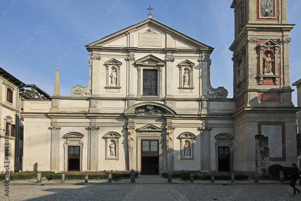 basilica di Santo Stefano Maggiore a Milano: vista frontale della facciata