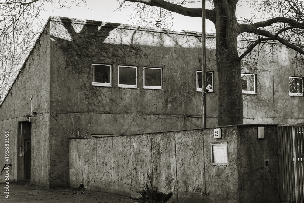 Obraz premium raw modernist church built out of concrete blocks